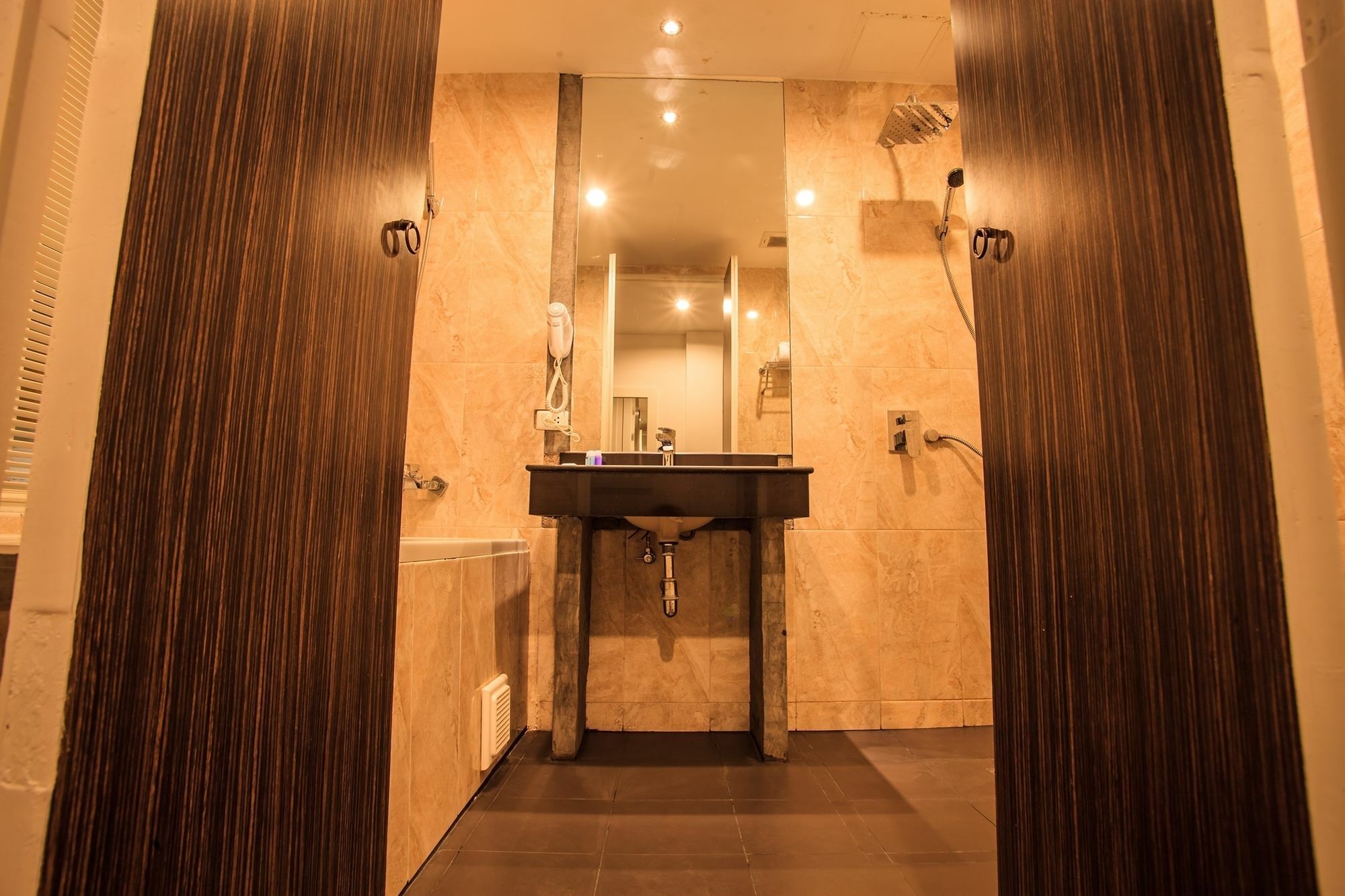 Patong Paksaa Boutique Hotel מראה חיצוני תמונה